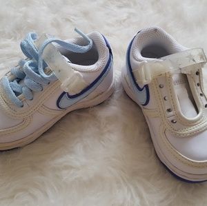 Baby nike shoes girl boy size 5